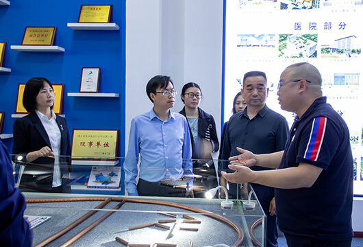 湖北省市場(chǎng)監(jiān)督局管理局領(lǐng)導(dǎo)蒞臨湖北艾克指導(dǎo)工作！